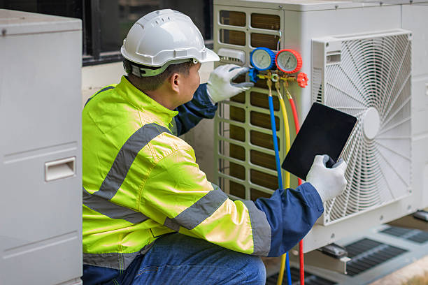 Professional Hvac technician working in Bells, TX